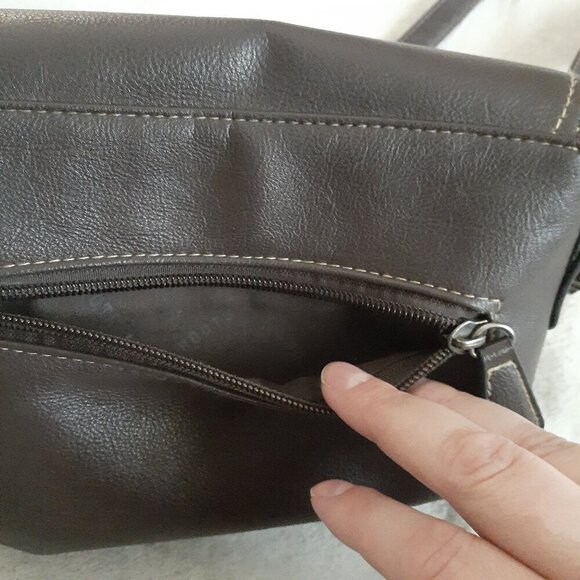 Roots Dark Brown Leather Small Front Flap Crossbody Bag Purse - Picture 9 of 14